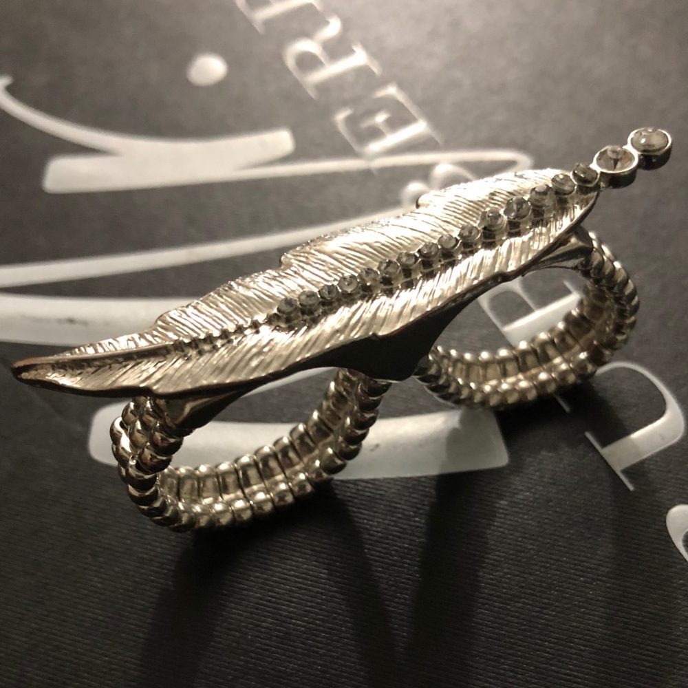 Two finger ring